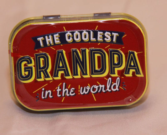 Blechdose "The coolest GRANDPA" gefüllt mit Pfefferminzdragees